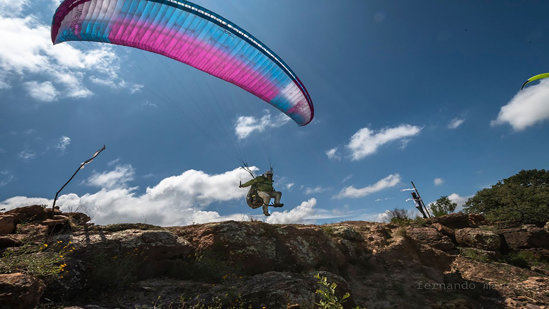 Parapentes recorrieron el cielo de Durango